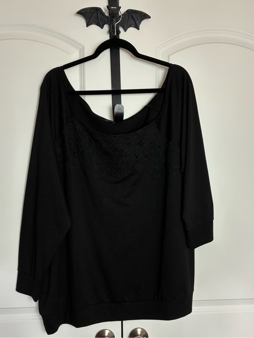 Torrid Black Off shoulder Top with Embroidered accents size 3X - Picture 4 of 12